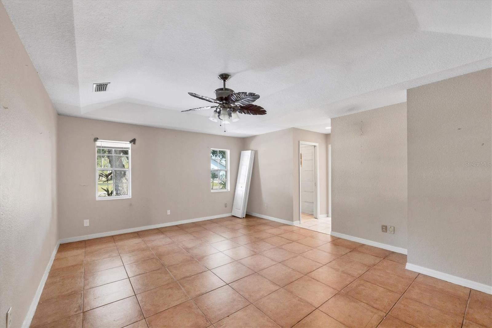 SOUTH VENICE - Residential