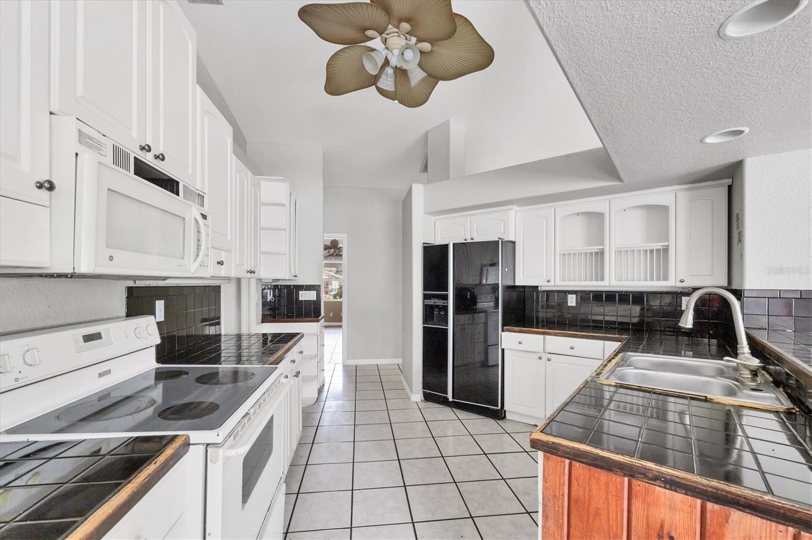 SOUTH VENICE - Residential