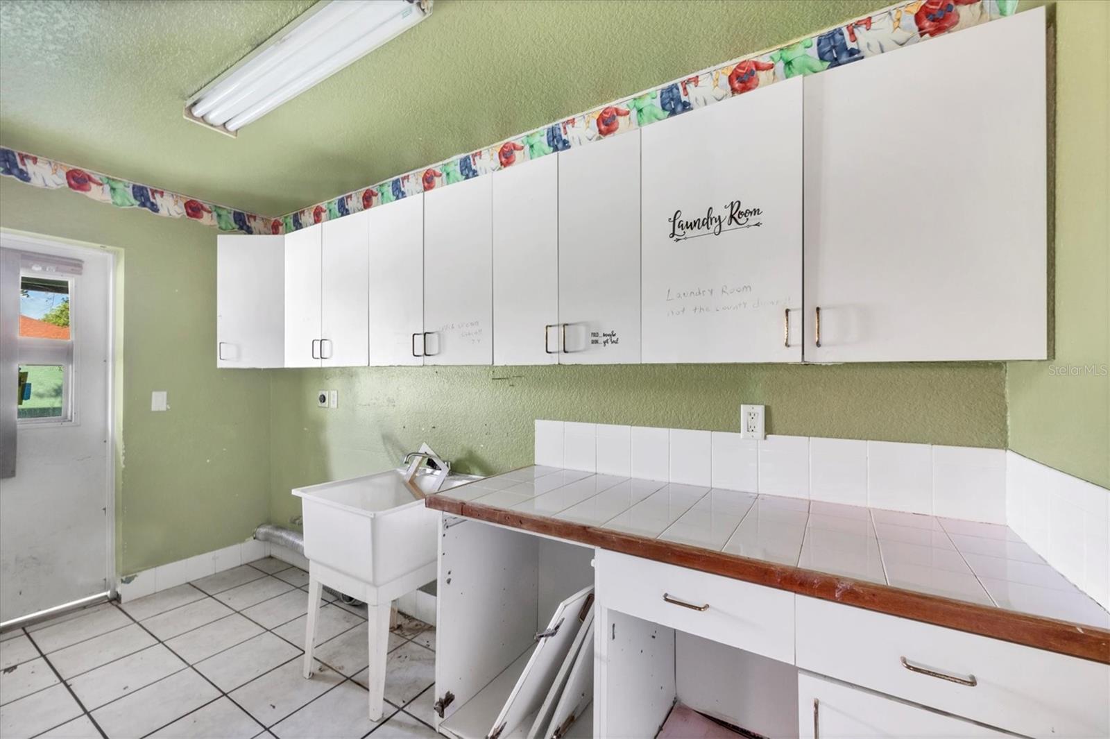 SOUTH VENICE - Residential