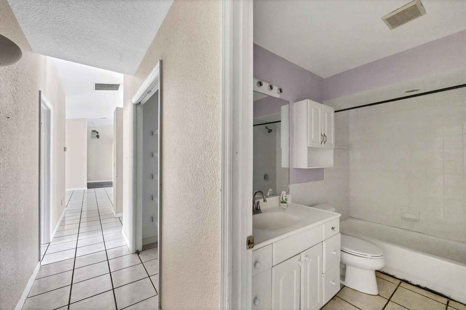 SOUTH VENICE - Residential