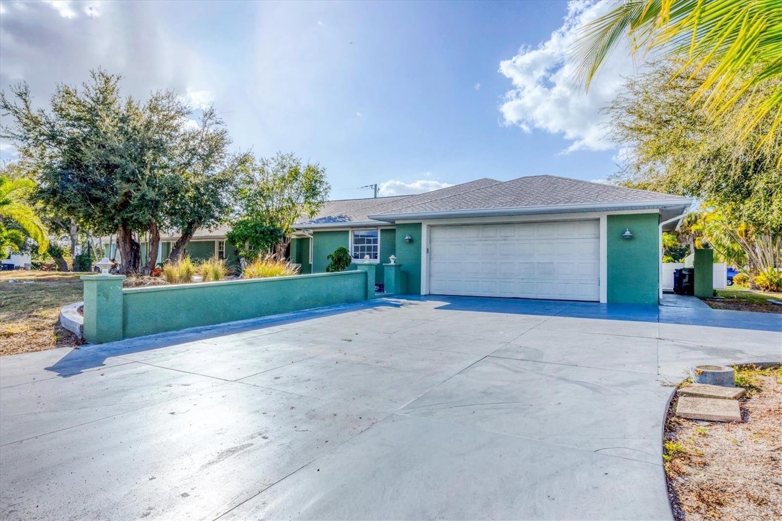 SOUTH VENICE - Residential