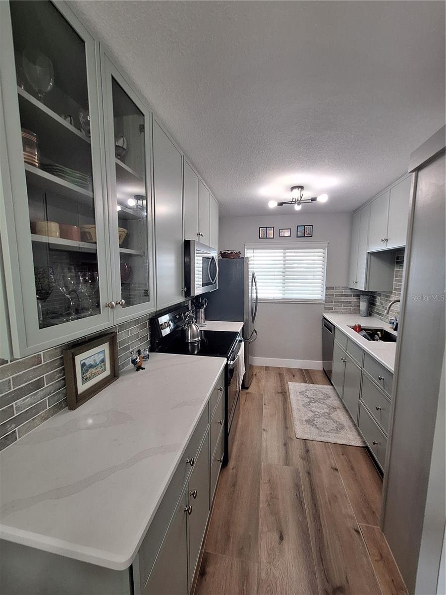 HOLIDAY APTS - Residential Lease