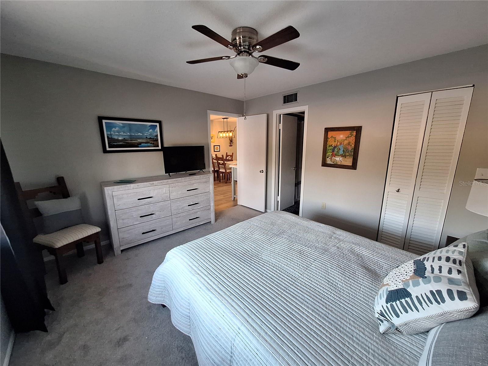 HOLIDAY APTS - Residential Lease