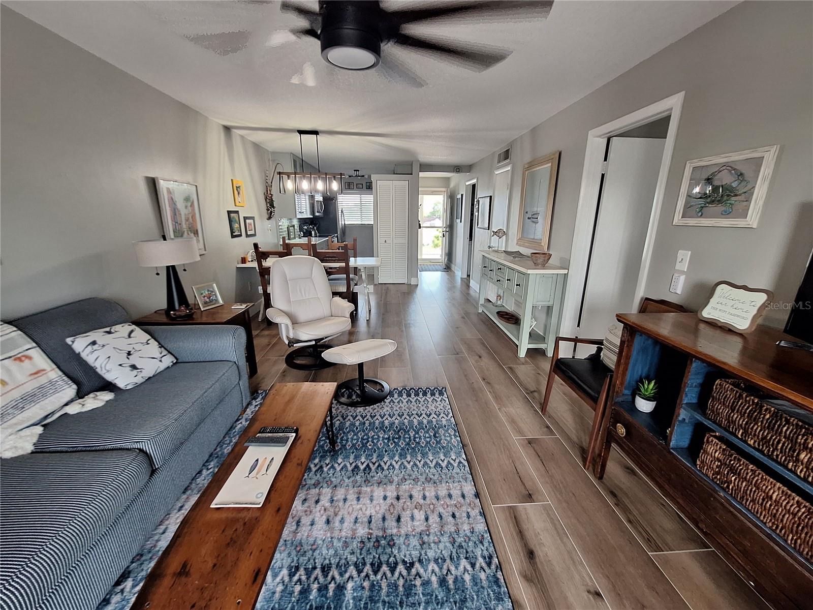 HOLIDAY APTS - Residential Lease