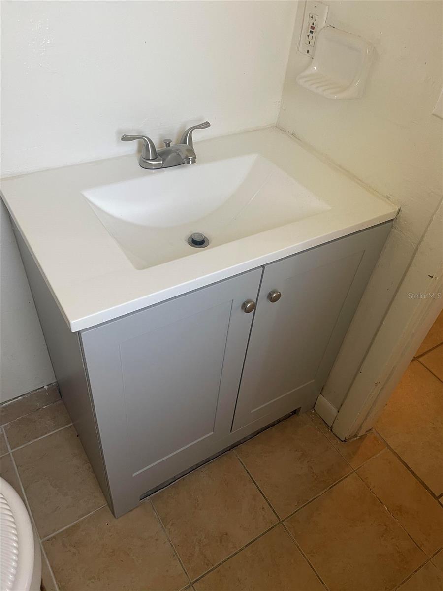 HENDERSON ROAD SUB UNIT 5 - Residential Lease