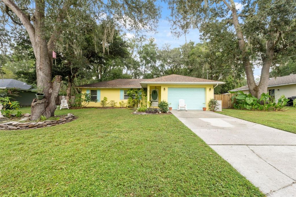 Photo of 637 N Morris Avenue, Inverness, FL 34453 (MLS # W7879517)