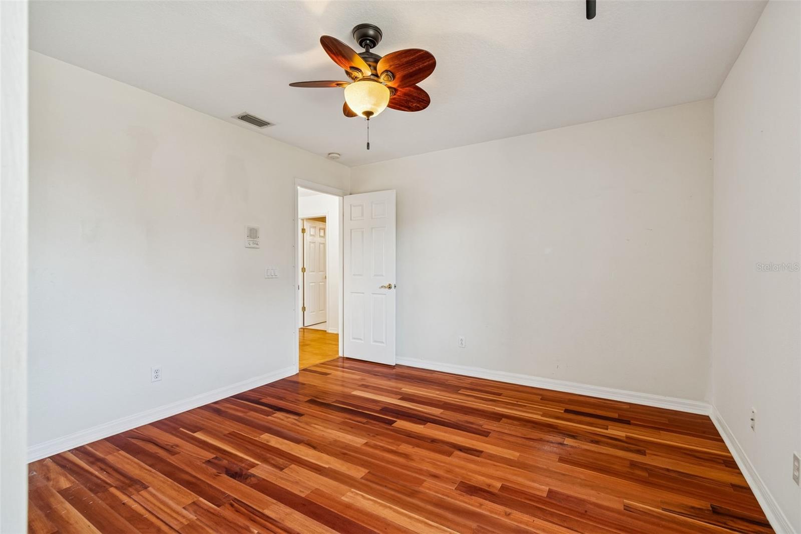 GRASSY POINTE - PH 1 - Residential