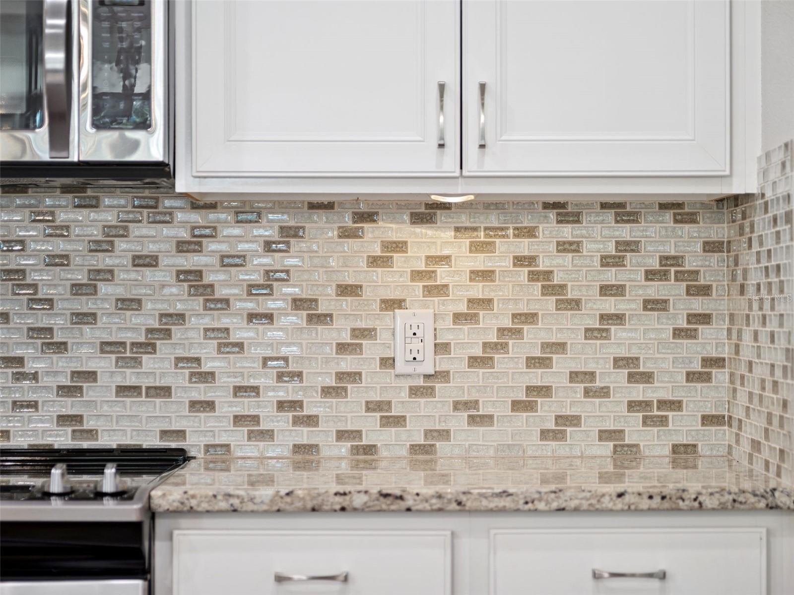 LAKEVIEW POINTE/HORIZON WEST - Residential
