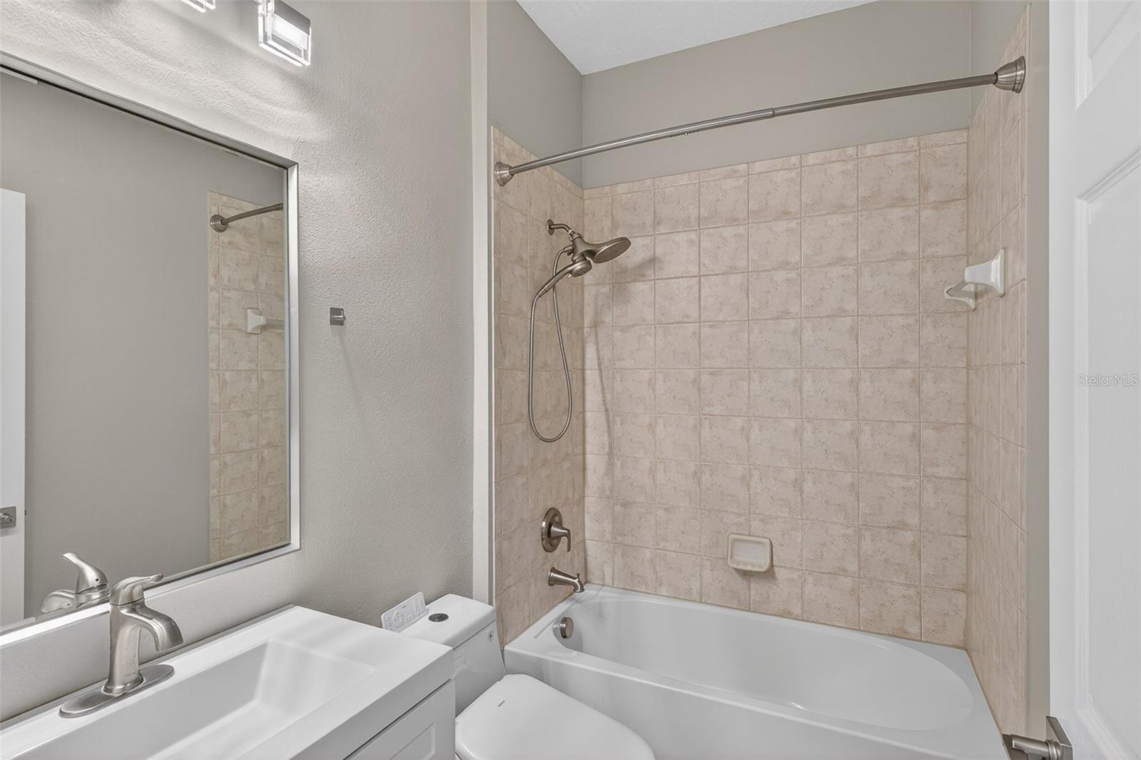 NORTHLAKE PK/LK NONA NBRHD 04B - Residential