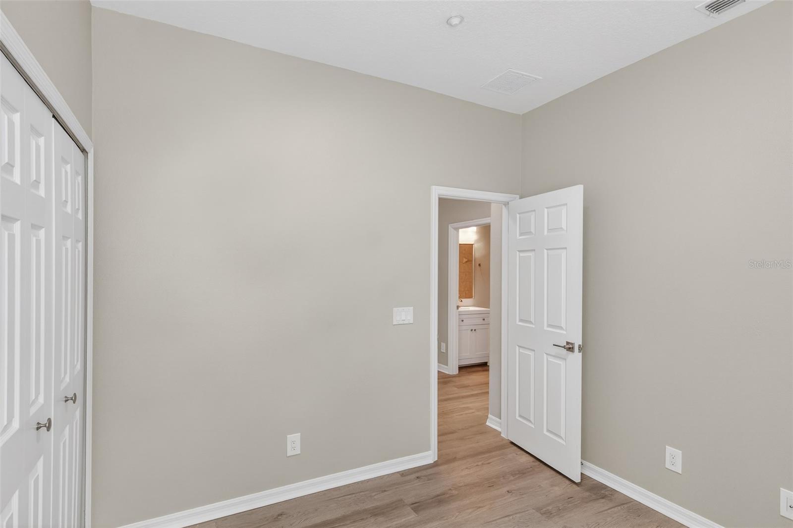 NORTHLAKE PK/LK NONA NBRHD 04B - Residential