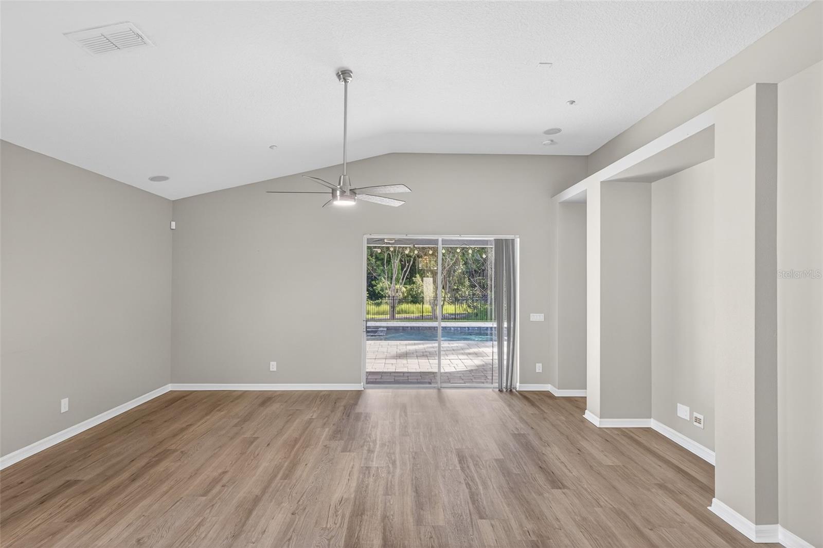 NORTHLAKE PK/LK NONA NBRHD 04B - Residential
