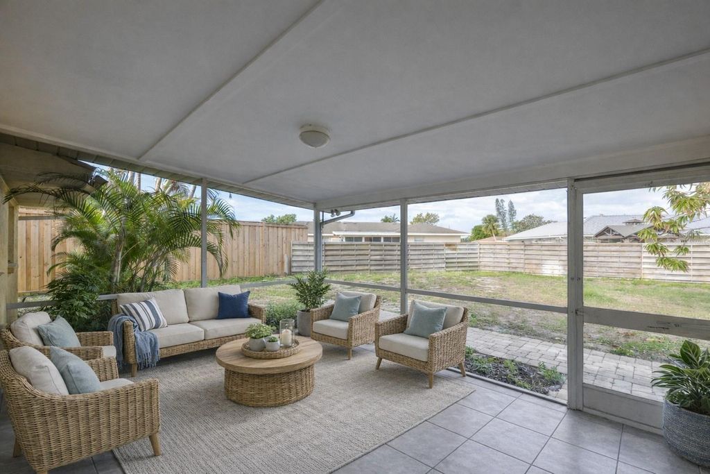 Photo of 220 57th Street Court W, Bradenton, FL 34209 (MLS # A4687181)