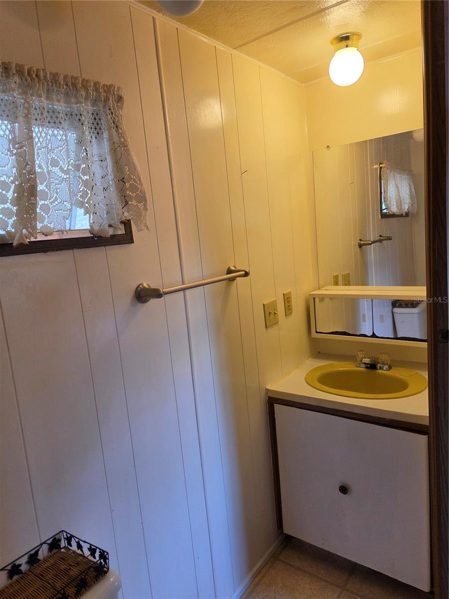LAKE BRYANT SHORES - Residential