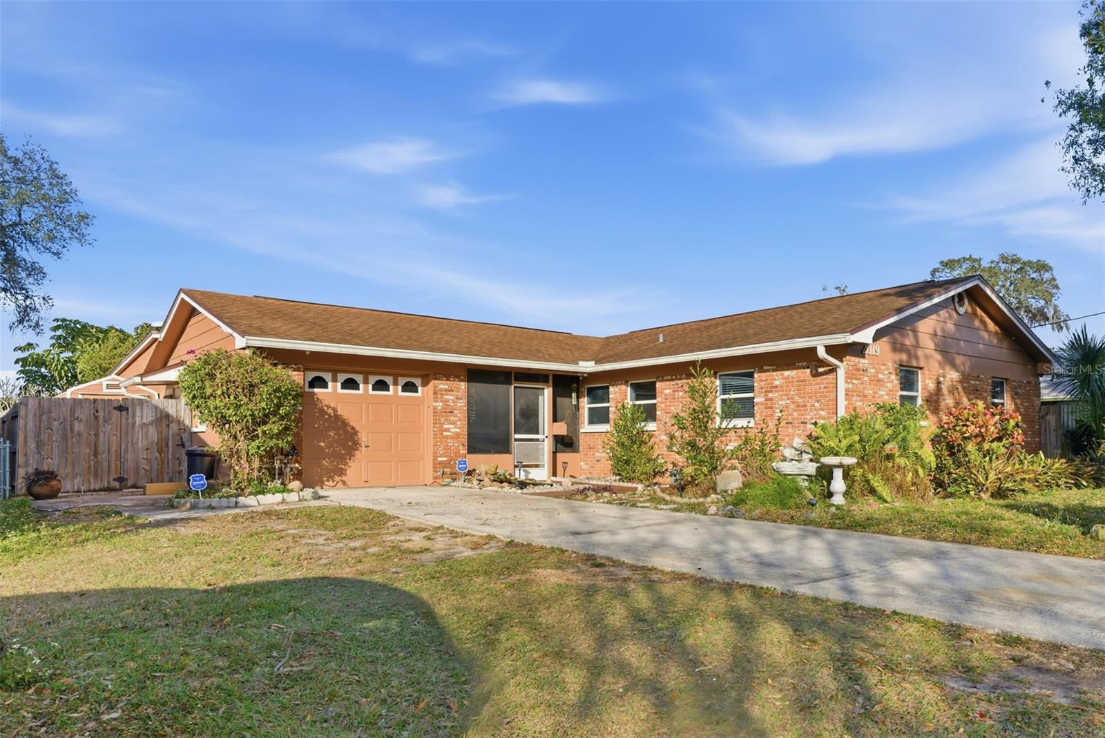 LAKE CARROLL MANOR - Residential