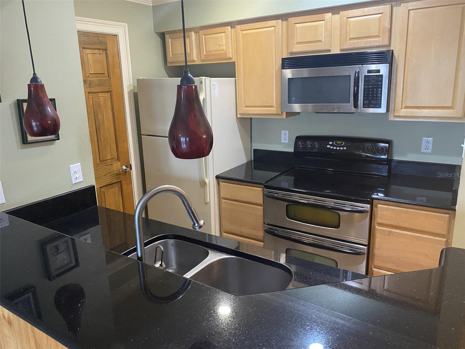 246 AFTON SQUARE 203