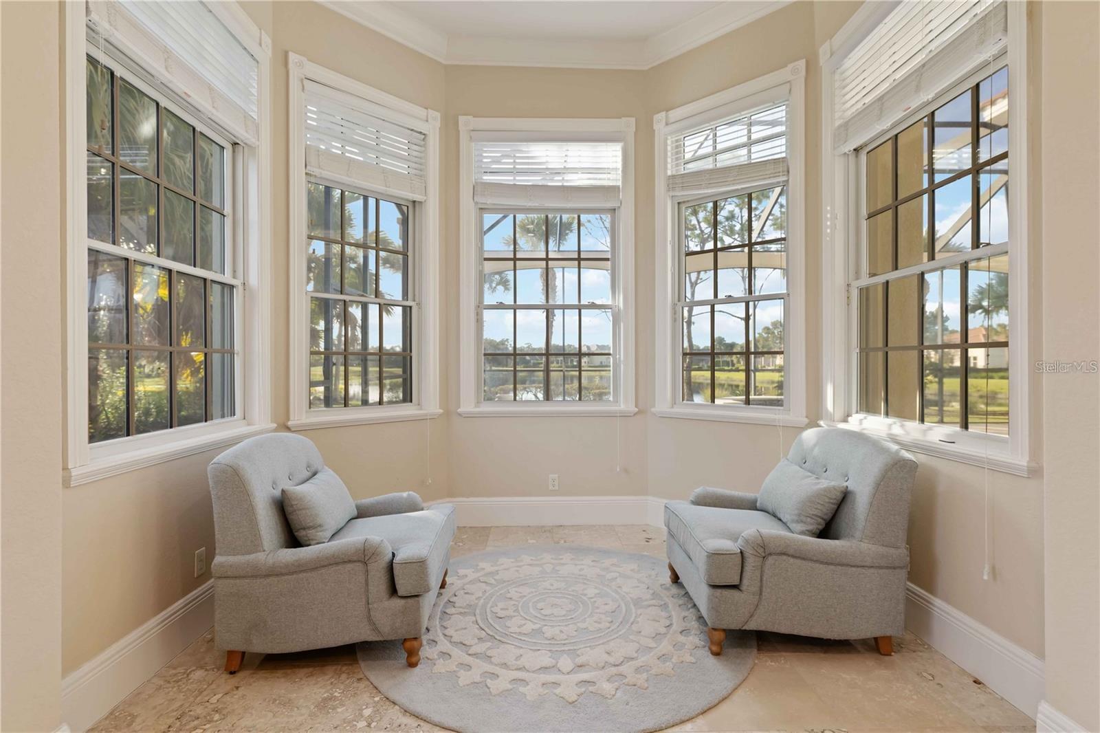 FOUNDERS CLUB - Residential