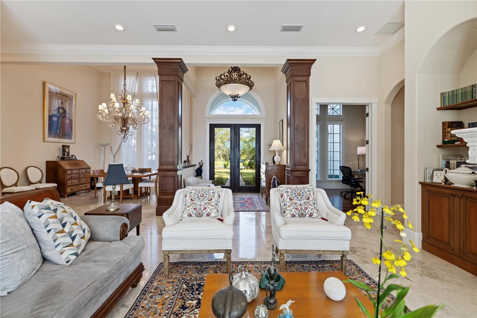 FOUNDERS CLUB - Residential