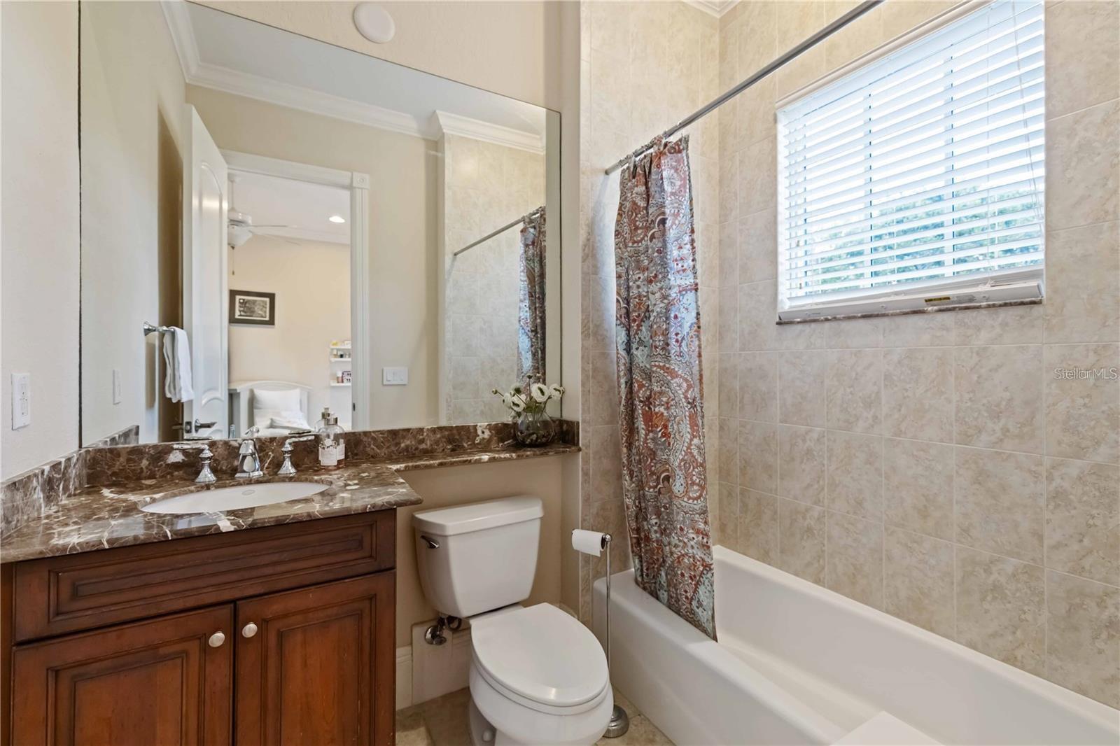 FOUNDERS CLUB - Residential