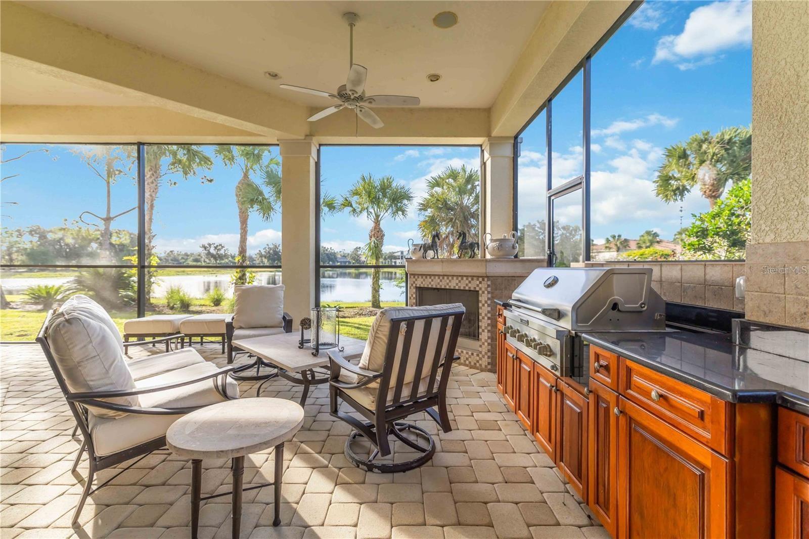 FOUNDERS CLUB - Residential