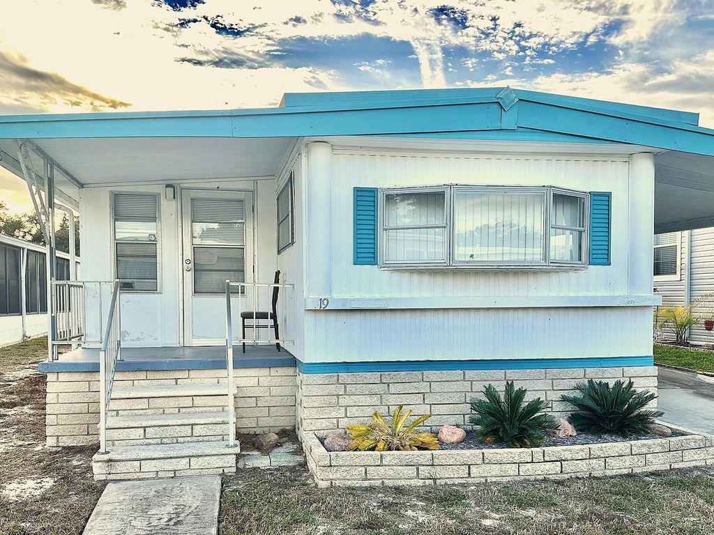 Photo of 9790 66th Street St N #19, Pinellas Park, FL 33782 (MLS # TB8478915)