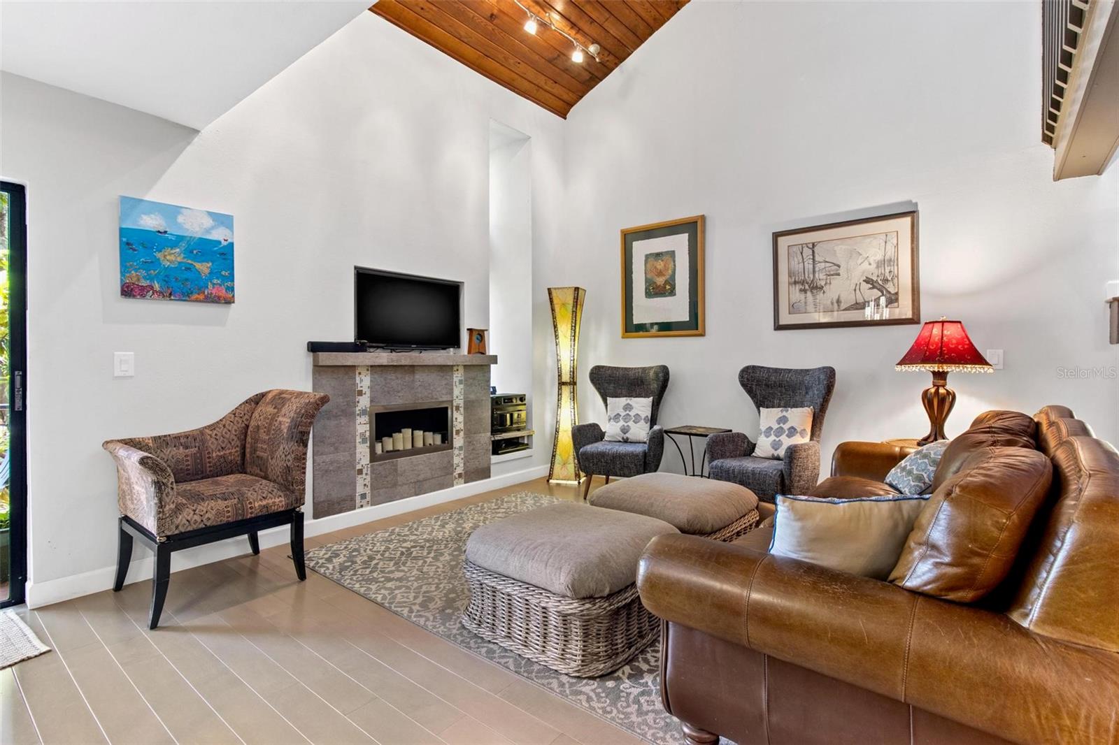 240 WINDWARD PASSAGE 602