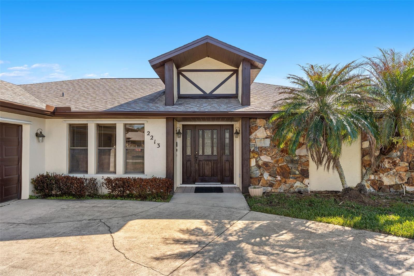 2213 WOODLAWN CIRCLE