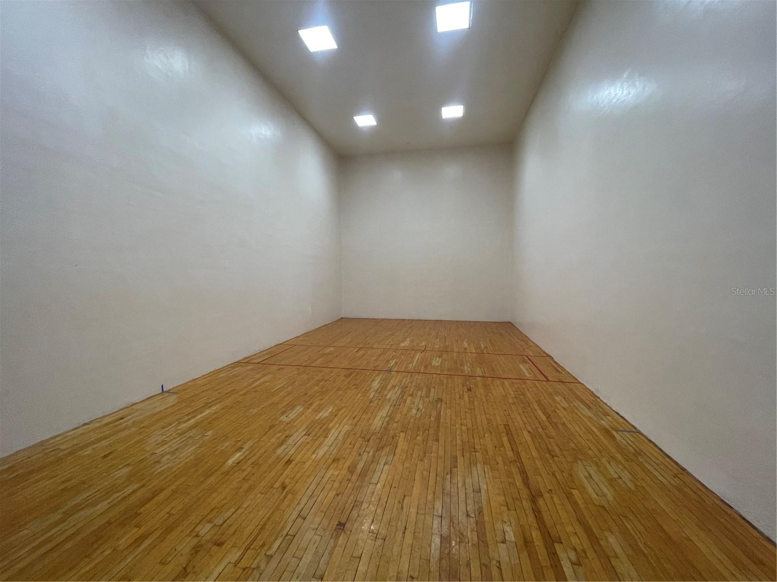 KENSINGTON PARK CONDO - Residential