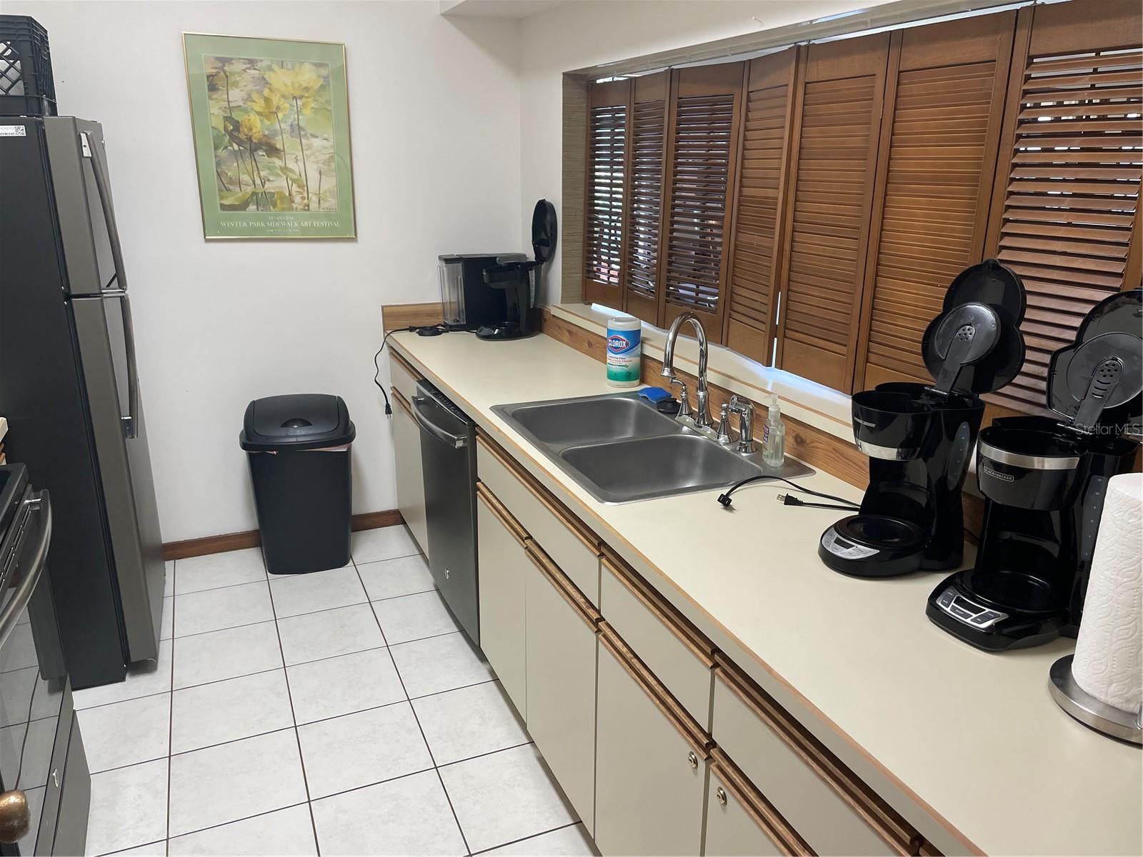 KENSINGTON PARK CONDO - Residential