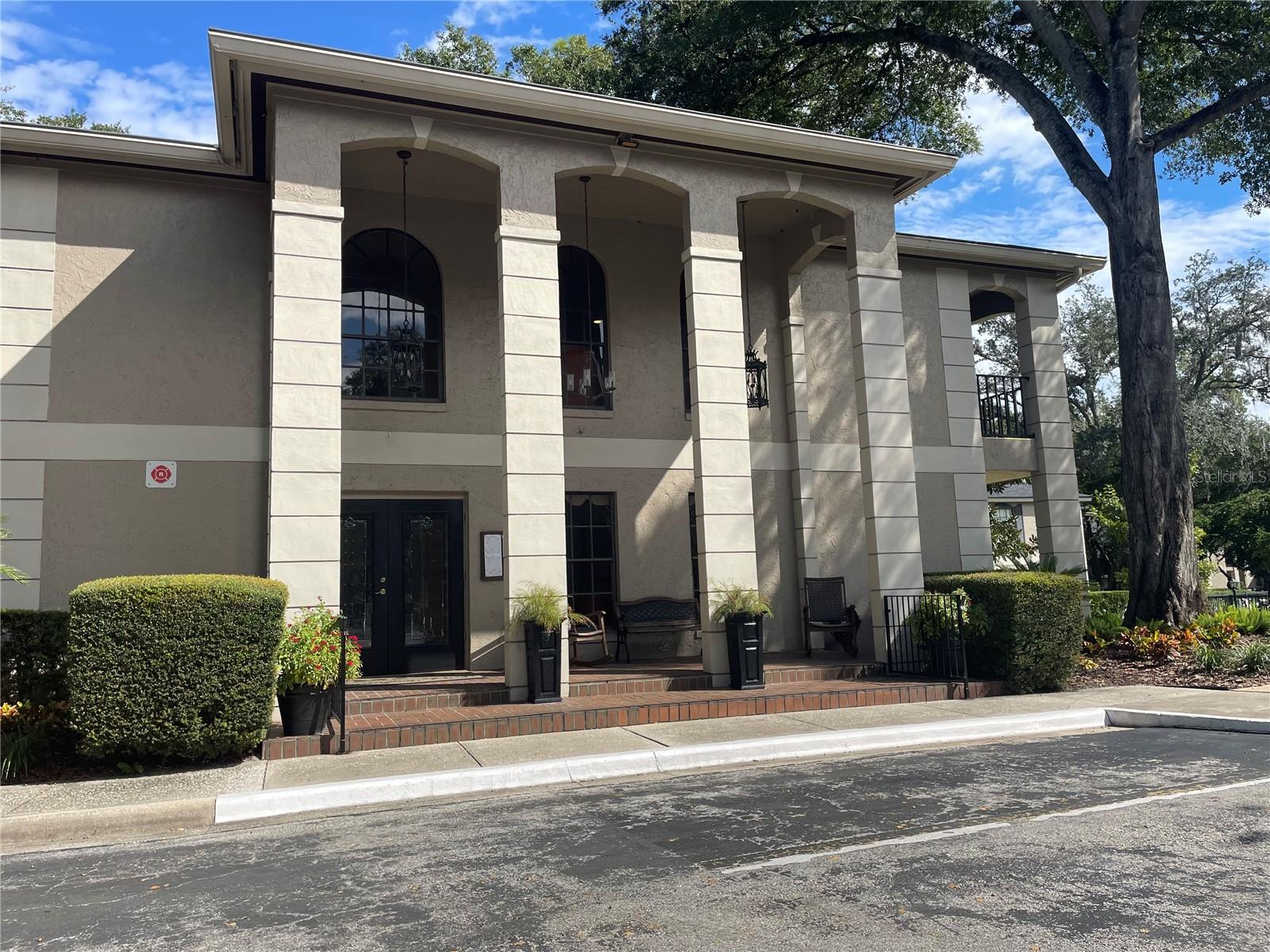 KENSINGTON PARK CONDO - Residential