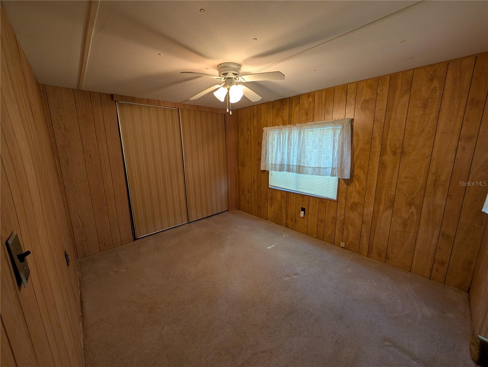 SIXTH AVENUE MOBILE HOME PARK - Residential Lease