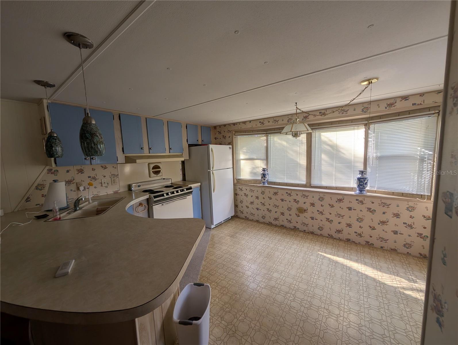 SIXTH AVENUE MOBILE HOME PARK - Residential Lease