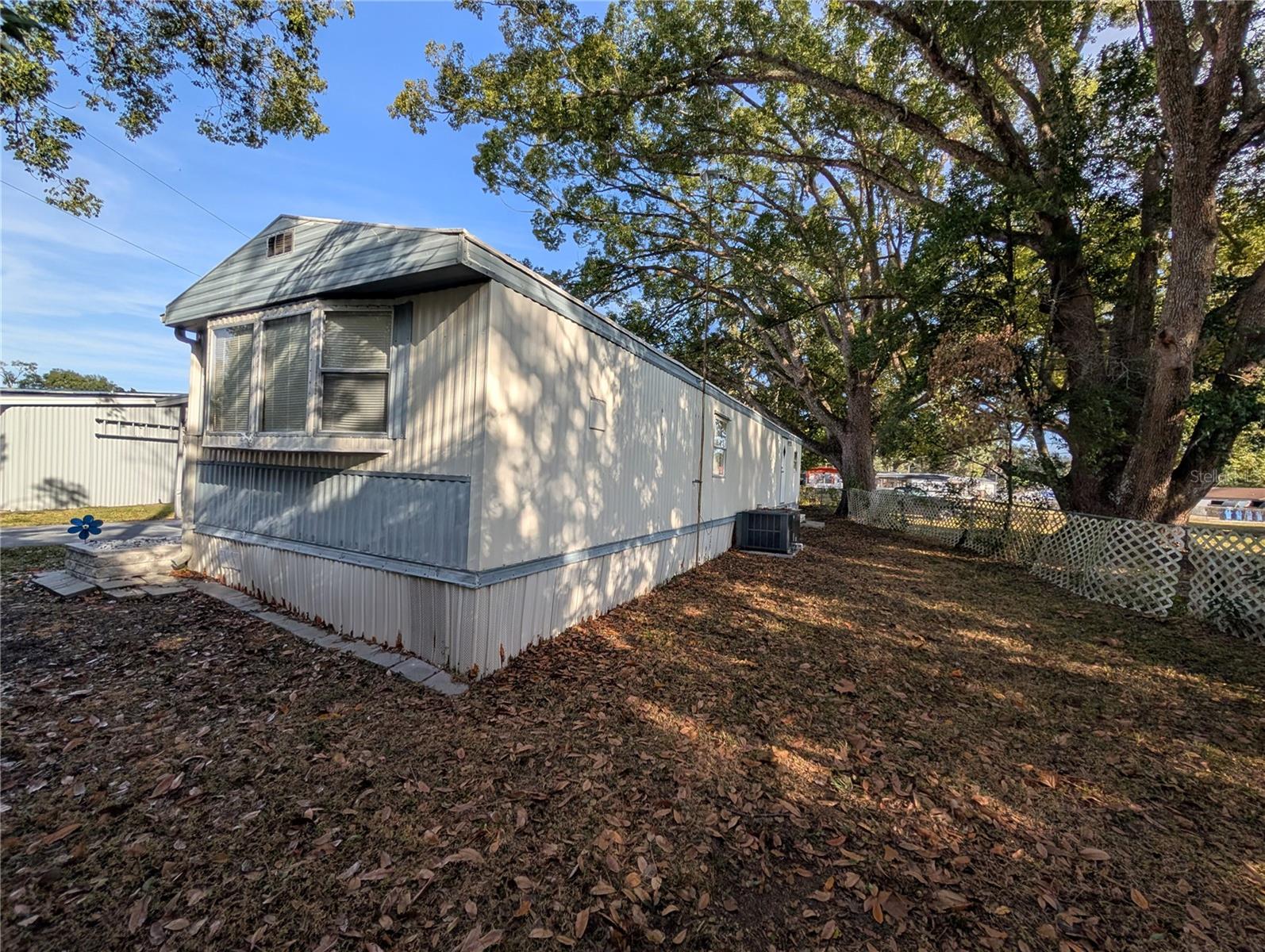 SIXTH AVENUE MOBILE HOME PARK - Residential Lease