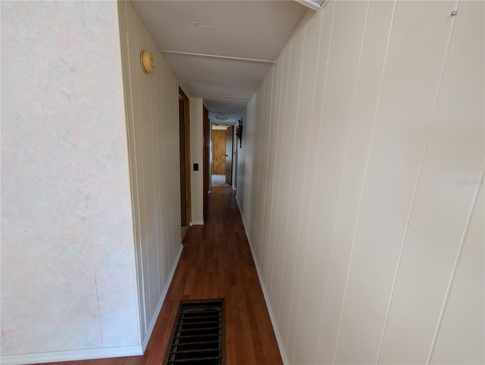 SIXTH AVENUE MOBILE HOME PARK - Residential Lease