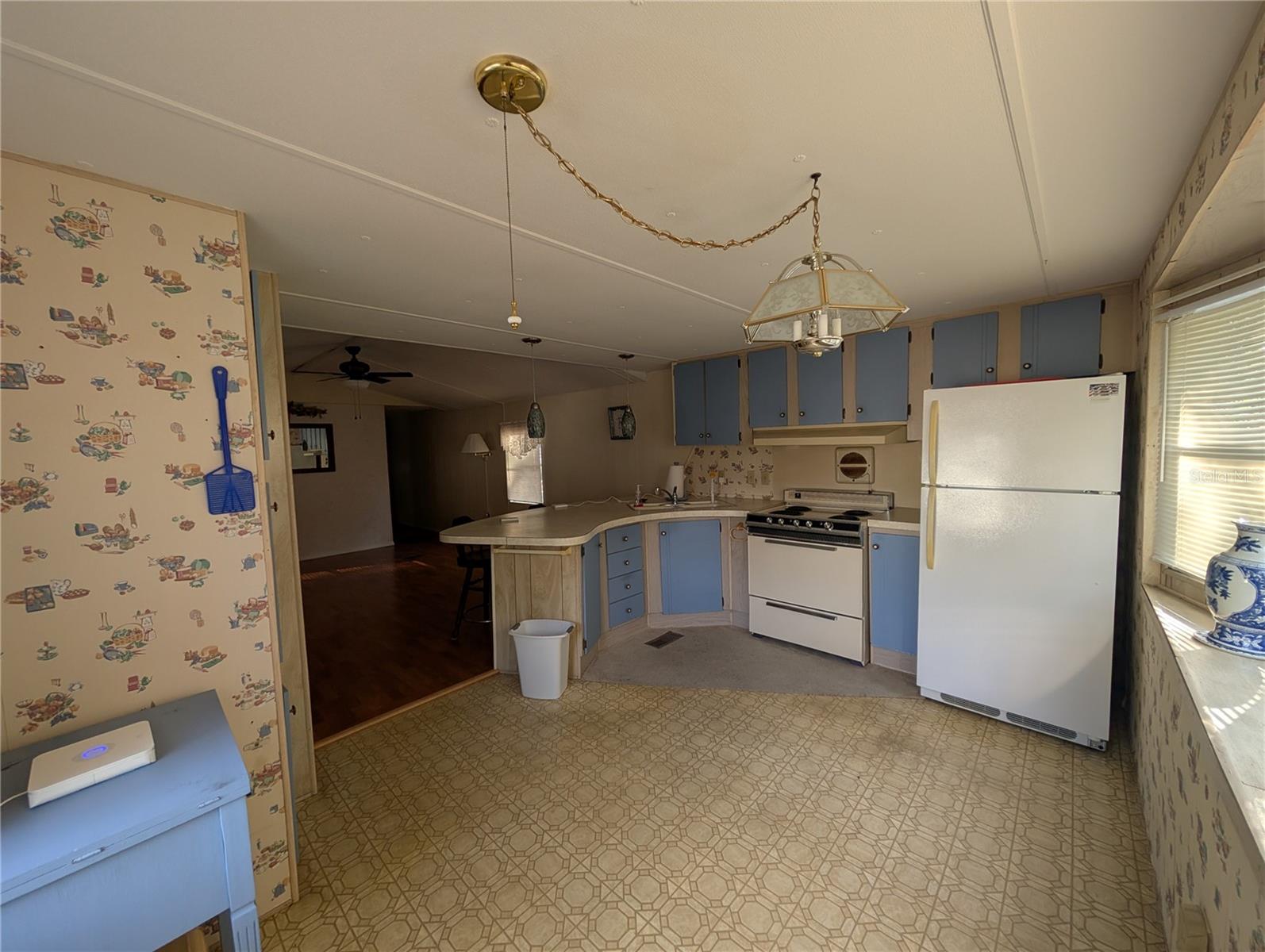 SIXTH AVENUE MOBILE HOME PARK - Residential Lease