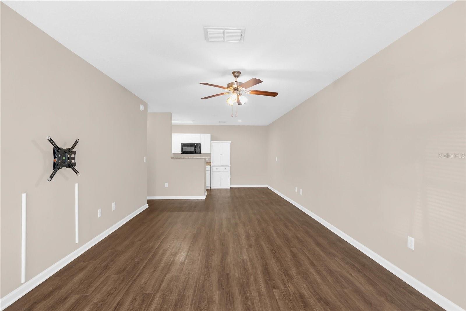 SUNSET LAKE - Residential