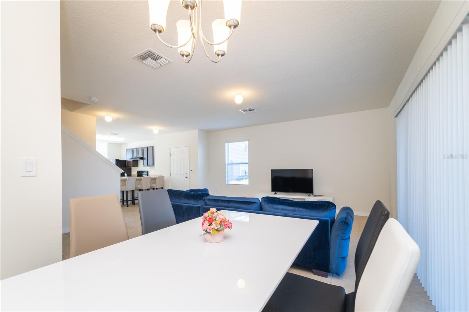 LAKE BLUFF/TOWN CENTER EAST-PH - Residential Lease