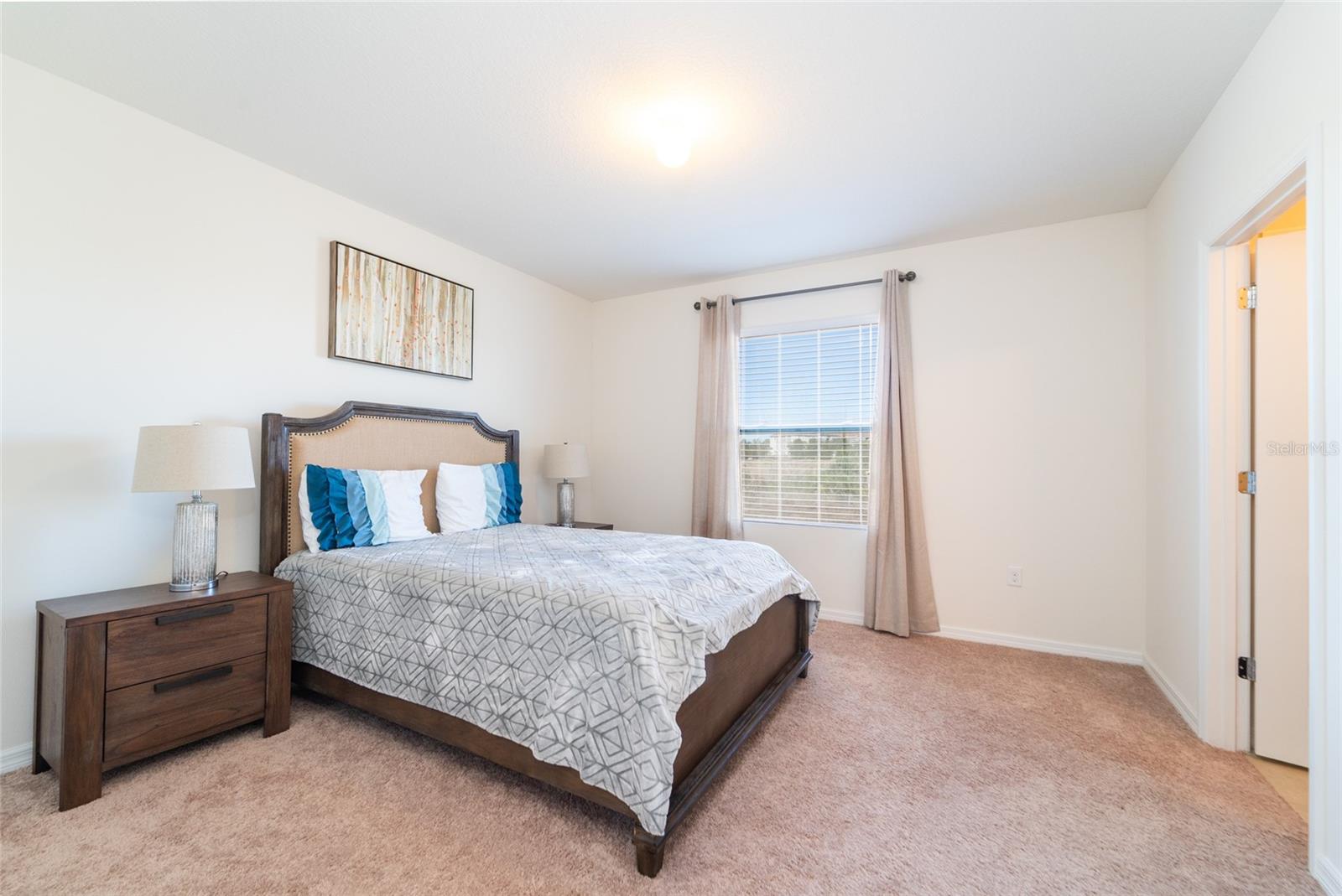 LAKE BLUFF/TOWN CENTER EAST-PH - Residential Lease