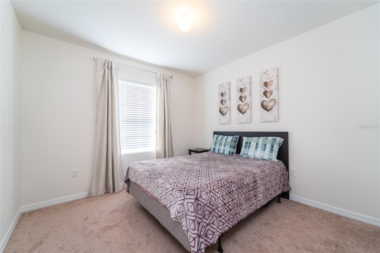 LAKE BLUFF/TOWN CENTER EAST-PH - Residential Lease