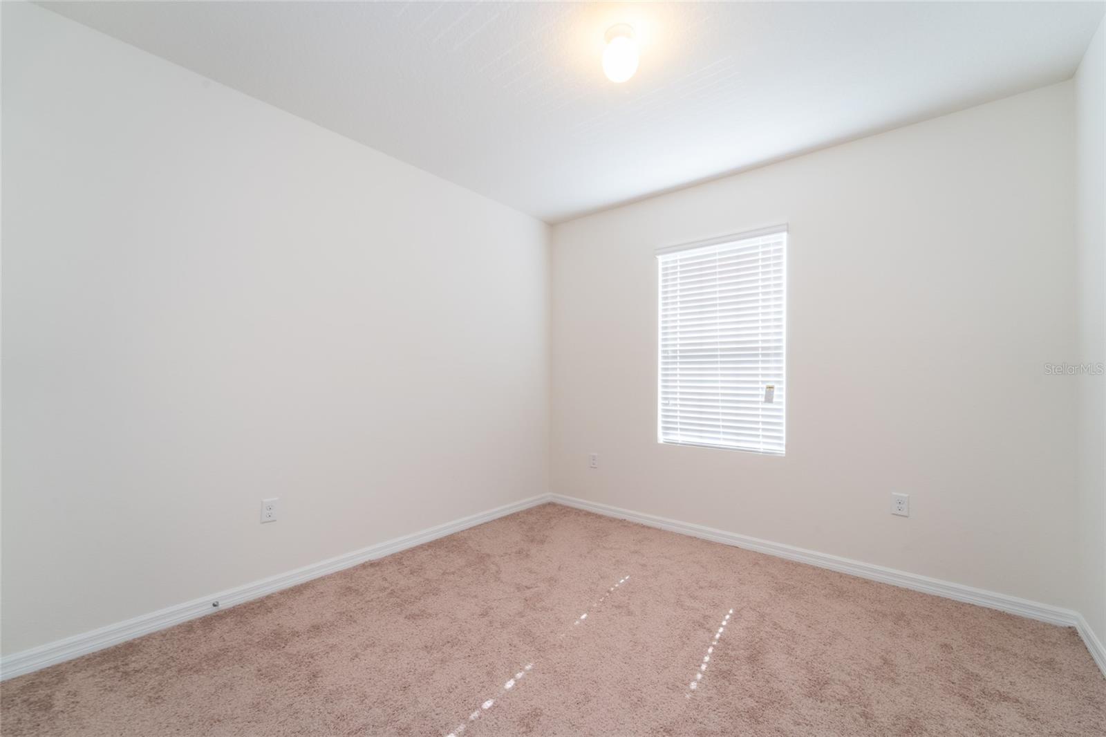 LAKE BLUFF/TOWN CENTER EAST-PH - Residential Lease