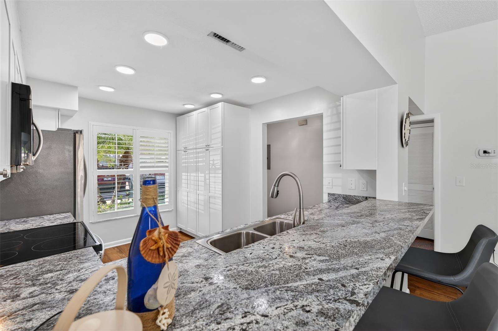 NELSON PLACE CONDO - Residential