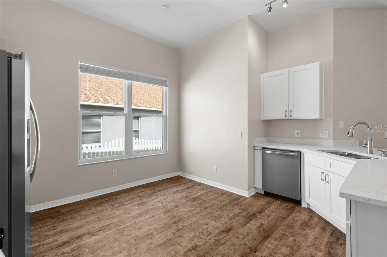 LAKEVIEW VILLAGE SEC H UNI - Residential