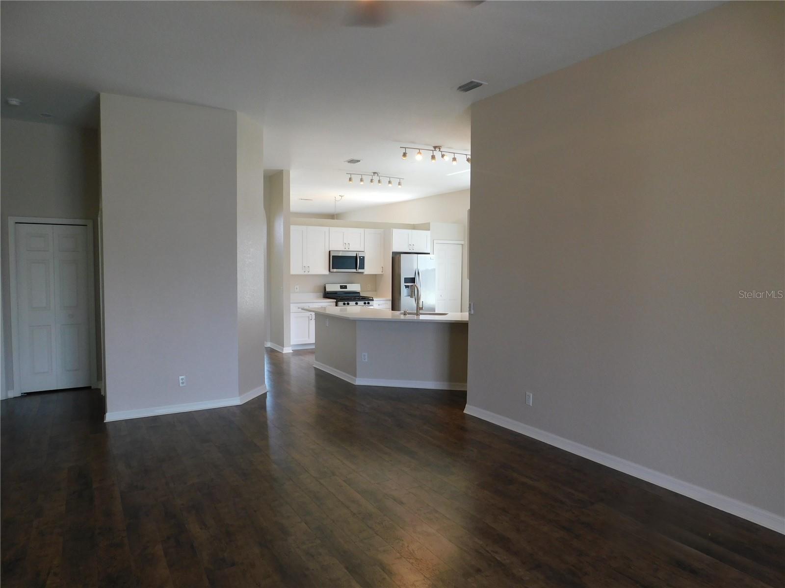 LAKEVIEW VILLAGE SEC H UNI - Residential
