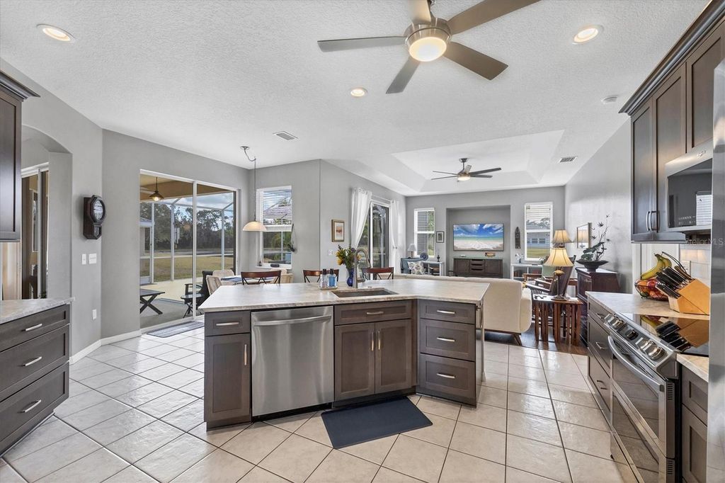 Photo of 3314 45th Avenue E, Bradenton, FL 34203 (MLS # A4679025)