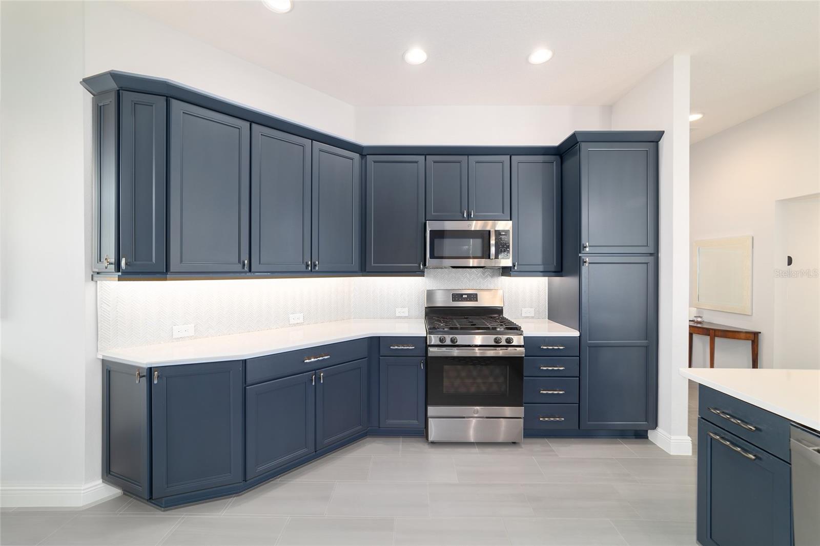 VILLAGES/SOUTHERN OAKS UN #140 - Residential