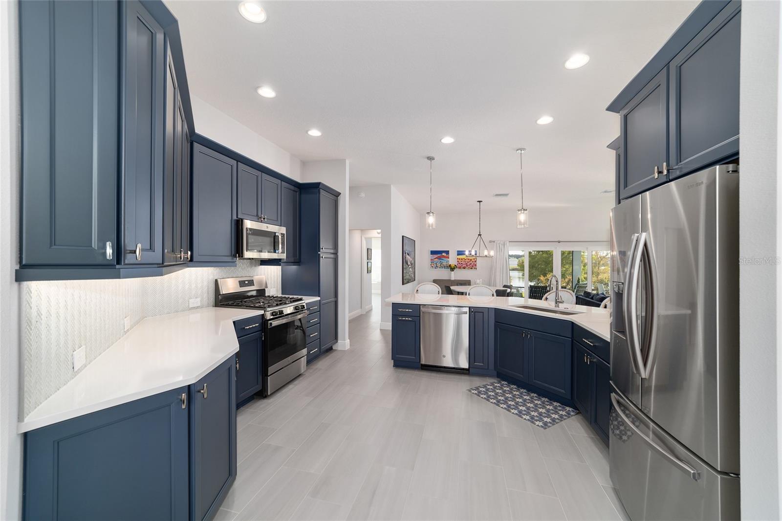 VILLAGES/SOUTHERN OAKS UN #140 - Residential