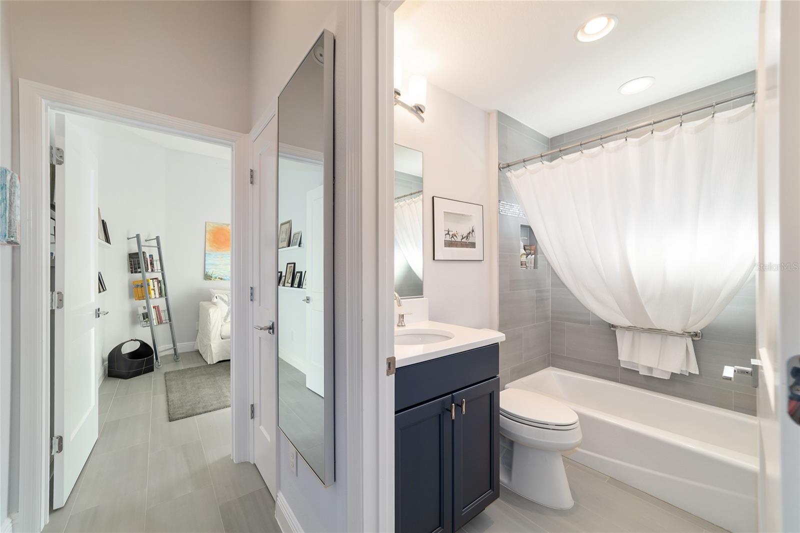 VILLAGES/SOUTHERN OAKS UN #140 - Residential