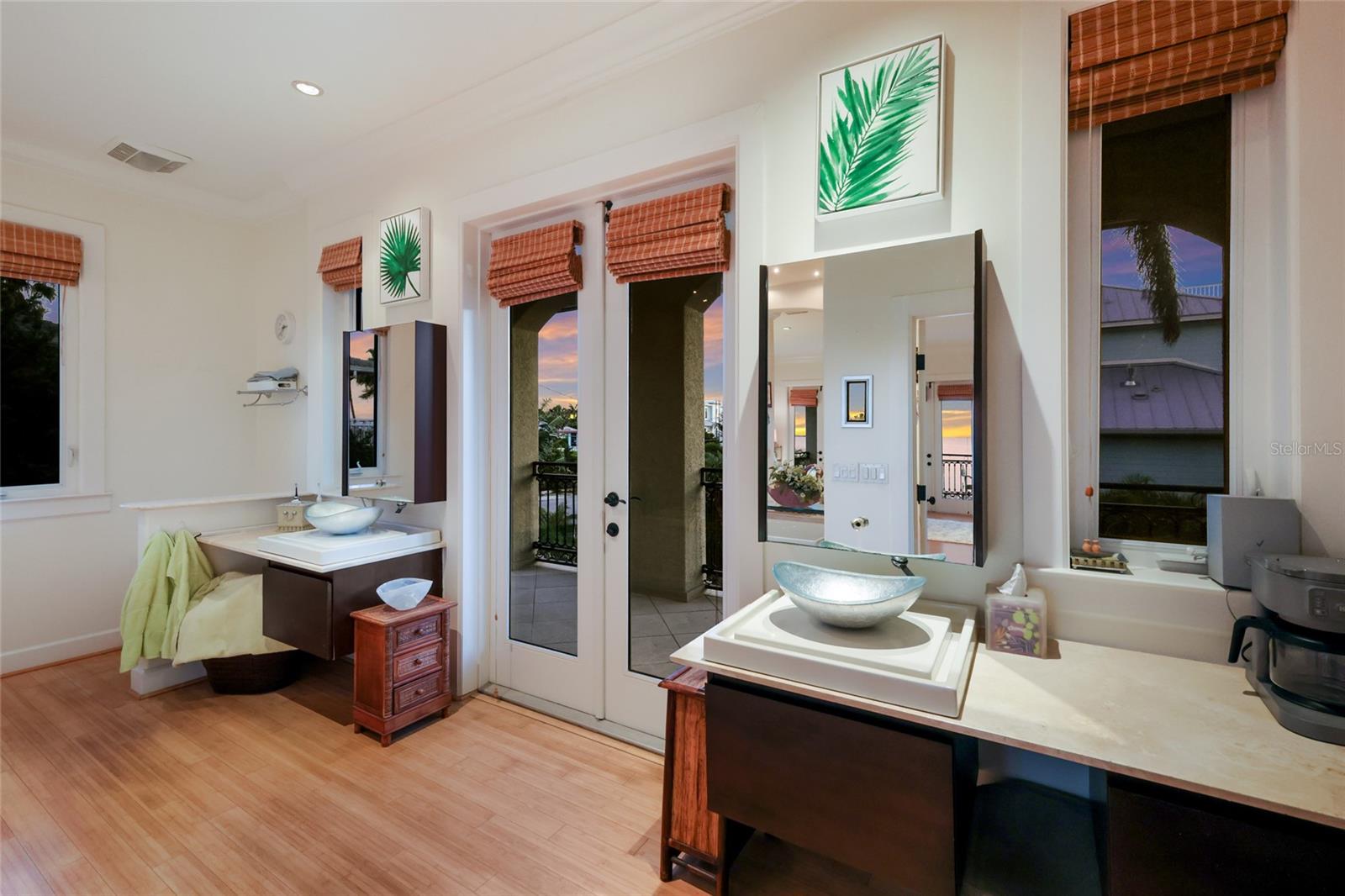 HOLMES BEACH 14TH UNIT - Residential