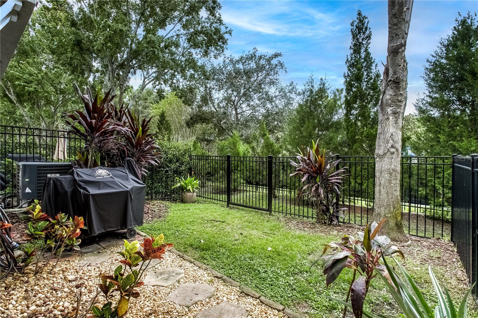 PROVENCE TWNHMS AT WATERCHASE - Residential