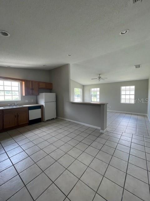 GARDEN VIEW - Residential Lease