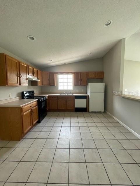 GARDEN VIEW - Residential Lease